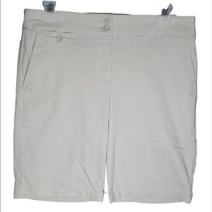Izod NWT stretch tan Bermuda Shorts 4